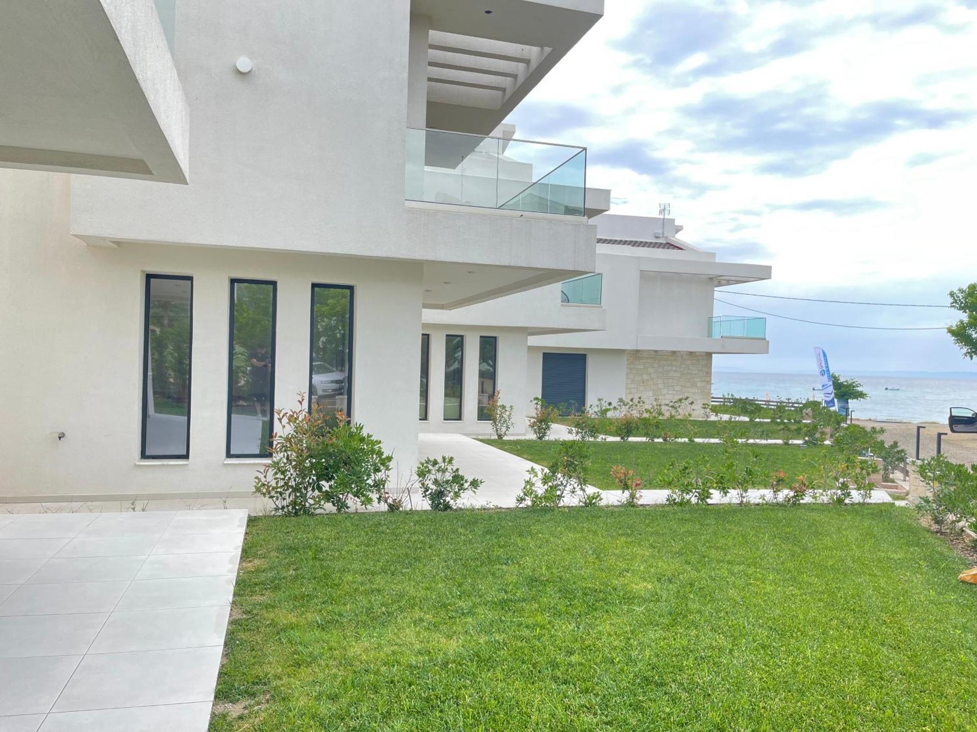Villa Dahlia By The Sea Polychrono Exterior photo
